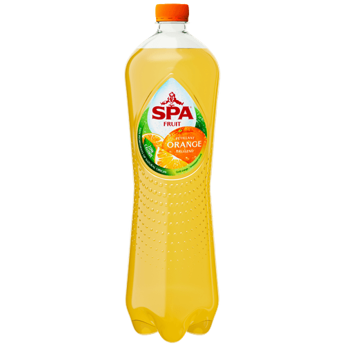 Foto van Spa Fruit sparkling orange op witte achtergrond