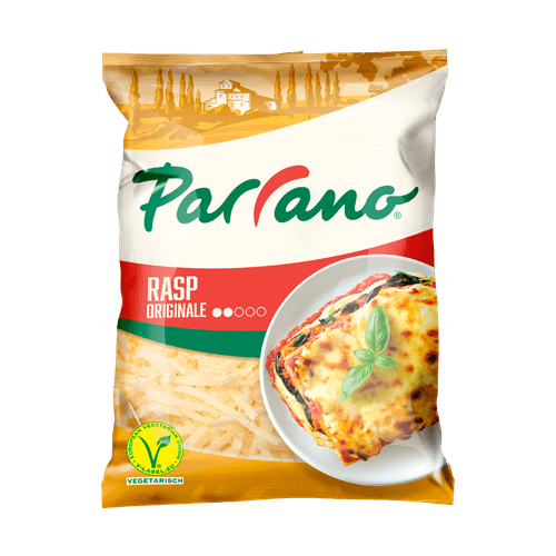 Foto van Parrano Geraspte kaas op witte achtergrond