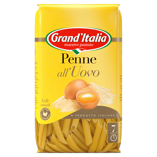 Foto van Grand'Italia Penne all uovo op witte achtergrond