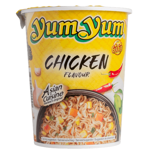 Foto van Yum Yum Noodles kip op witte achtergrond