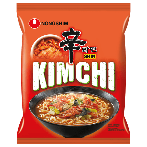 Foto van NongShim Instant noodle soup kimchi op witte achtergrond