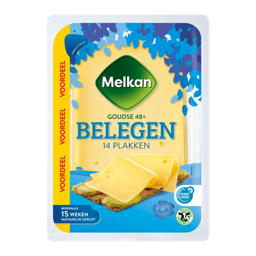 Foto van Melkan Goudse belegen 48+ plakken op witte achtergrond