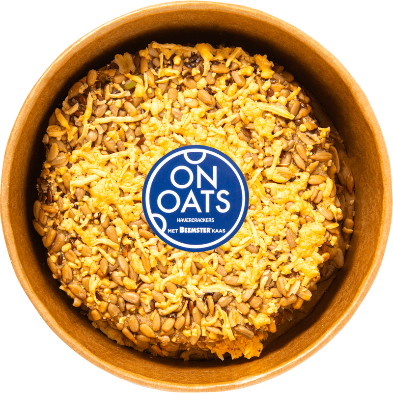 On oats crackers beemsterkaas