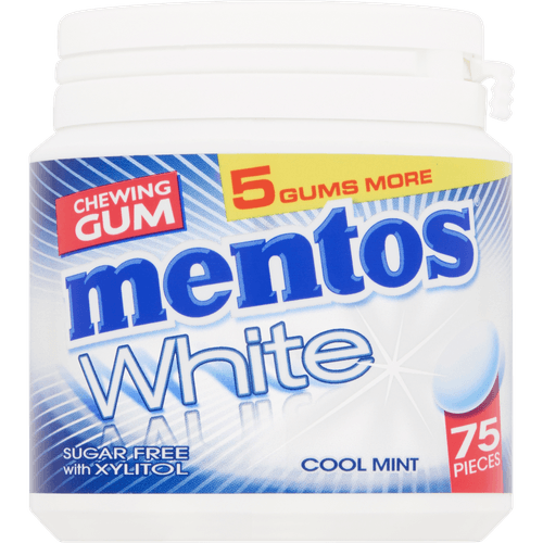 Foto van Mentos Gum white cool mint op witte achtergrond
