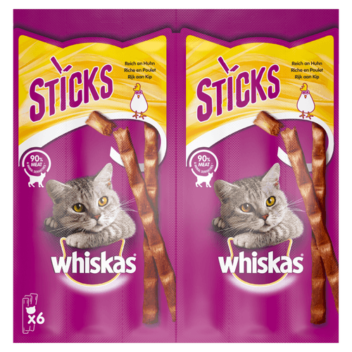 Foto van Whiskas Kattensnacks sticks rijk aan kip op witte achtergrond