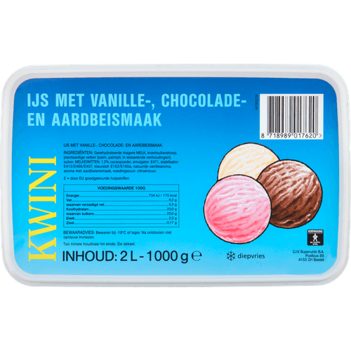 Foto van Kwini Dessertijs vanille aardbei chocolade op witte achtergrond
