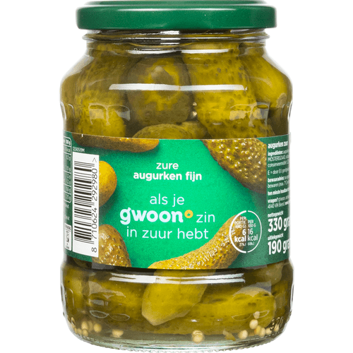 Foto van G'woon Augurken zuur op witte achtergrond