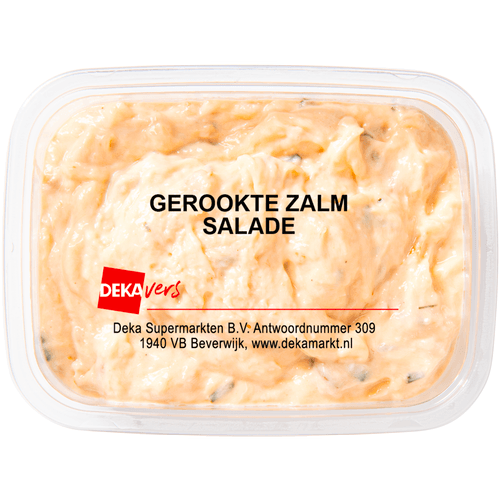 Foto van DekaVers Salade gerookte zalm op witte achtergrond