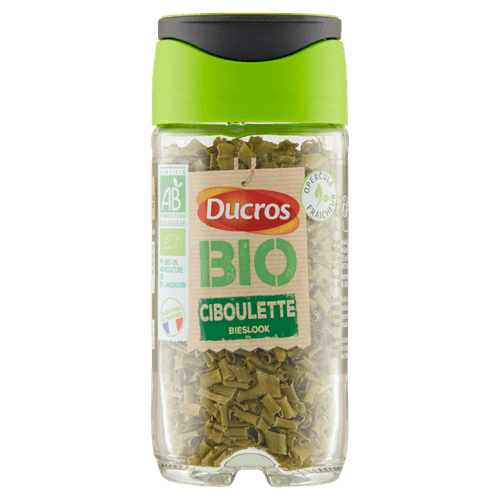 Foto van Ducros Bieslook gedroogd op witte achtergrond