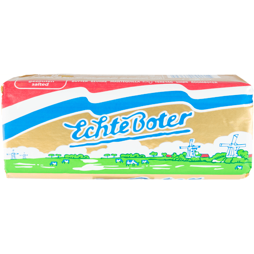 Foto van Echte Roomboter gezouten op witte achtergrond