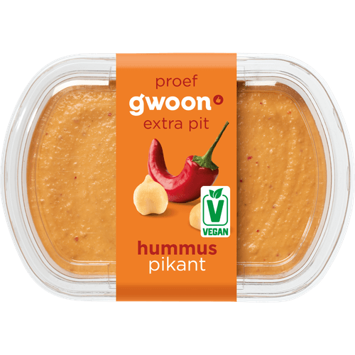 Foto van G'woon Hummus pikant op witte achtergrond
