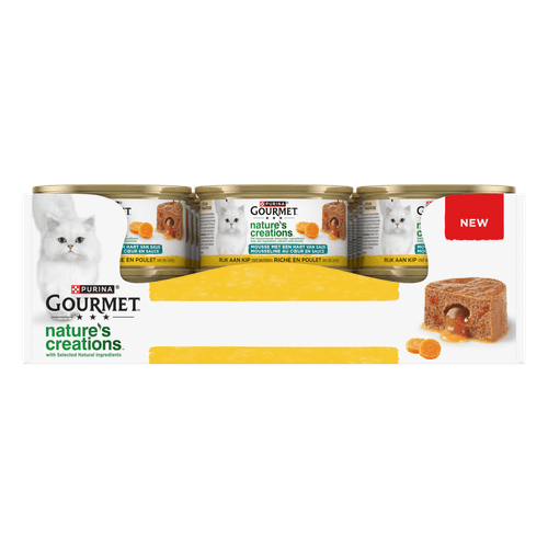 Foto van Gourmet Nature creations kip wortel op witte achtergrond