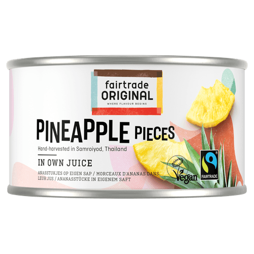 Foto van Fairtrade Ananasstukjes op sap op witte achtergrond