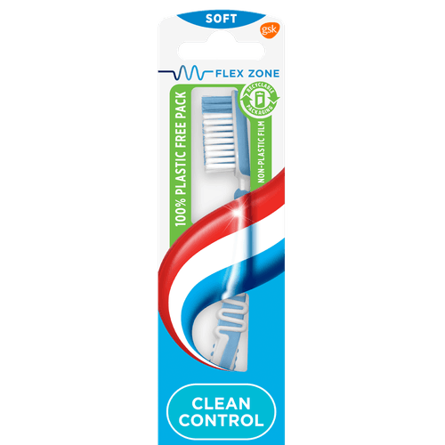 Foto van Aquafresh Tandenborstel clean control soft op witte achtergrond