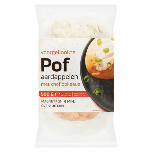 Foto van Pofaardappel met knoflooksaus op witte achtergrond