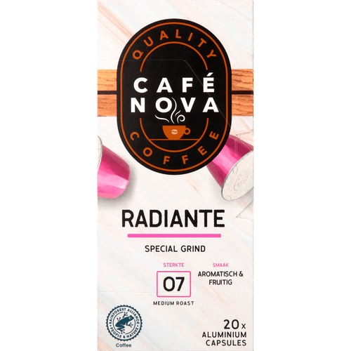 Foto van Cafe Nova Koffiecups espresso radiante op witte achtergrond