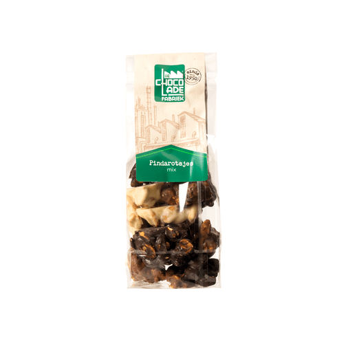 Foto van Pindarotsjes mix op witte achtergrond