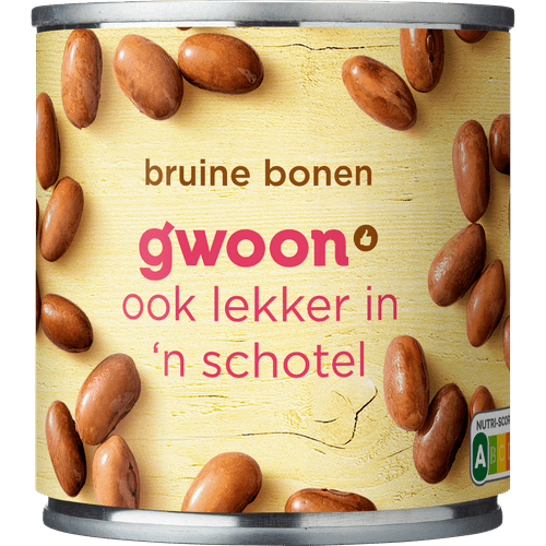 Foto van G'woon Bruine bonen op witte achtergrond
