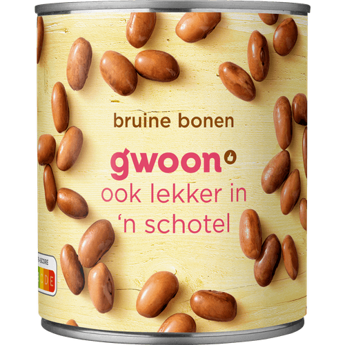 Foto van G'woon Bruine bonen op witte achtergrond