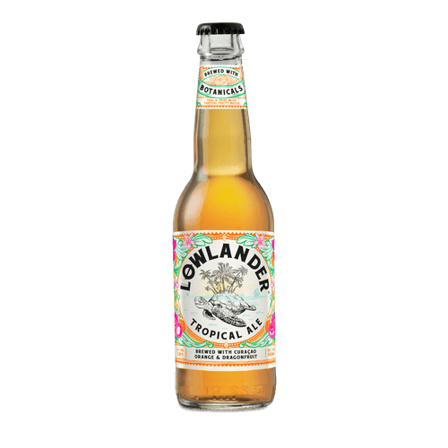 Foto van Lowlander Tropical ale op witte achtergrond