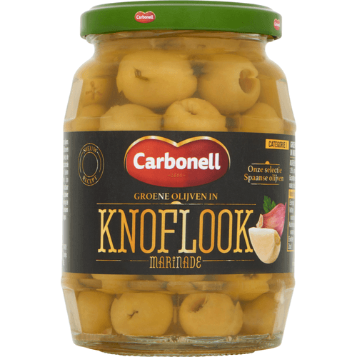 Foto van Carbonell Groene olijven in knoflook marinade op witte achtergrond