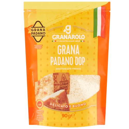 Foto van Granarolo Grana Padano rasp op witte achtergrond