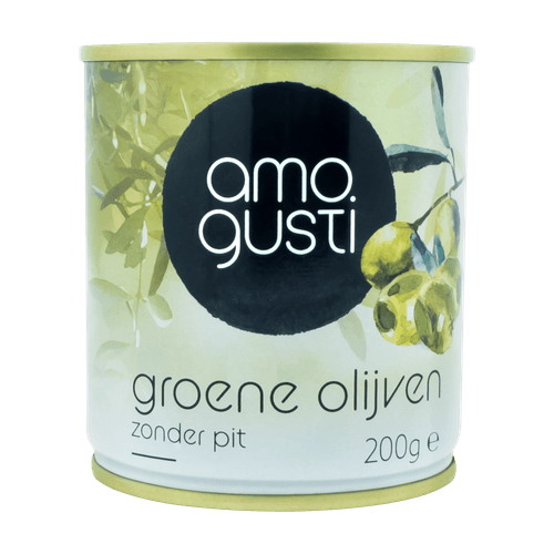 Foto van Groene olijven zonder pit op witte achtergrond