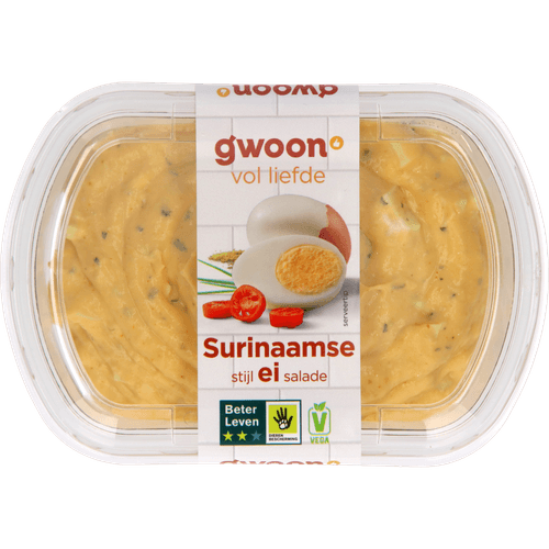 Foto van G'woon Salade surinaamse stijl ei op witte achtergrond