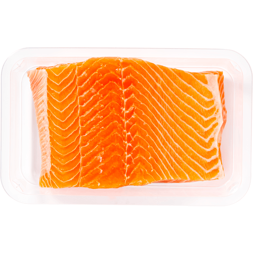 Foto van Hoogland zalmfilet met huid op witte achtergrond