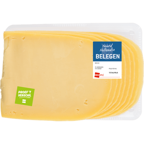 Foto van DekaVers Belegen kaas 48+ gesneden op witte achtergrond