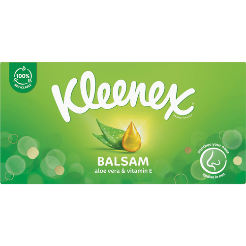 Foto van Kleenex Tissues balsam box op witte achtergrond