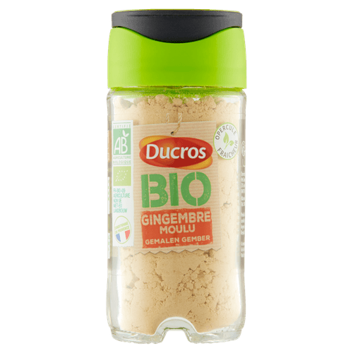Foto van Ducros Gember gemalen op witte achtergrond