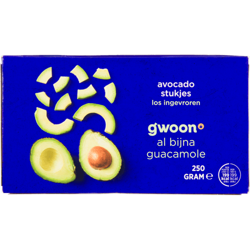 Foto van G'woon Avocado blokjes op witte achtergrond