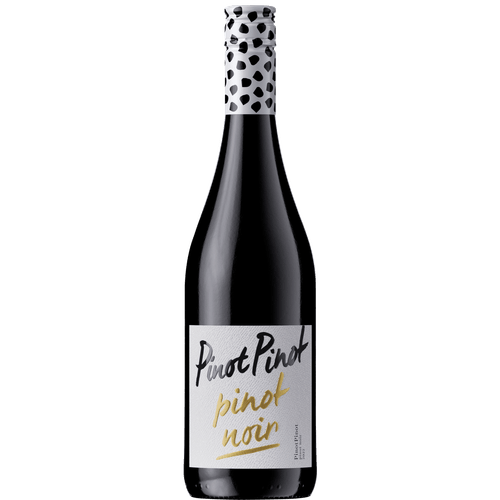 Foto van PinotPinot Pinot noir op witte achtergrond
