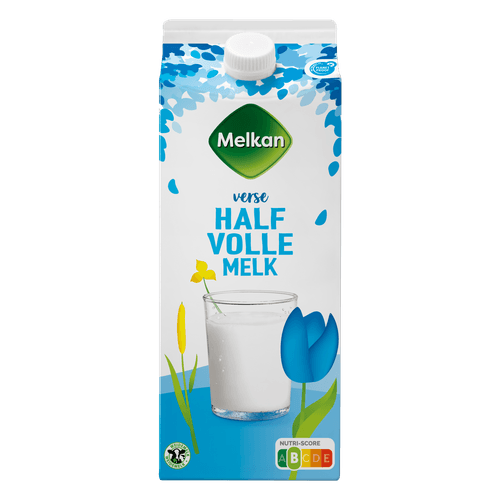 Foto van Melkan Halfvolle melk op witte achtergrond