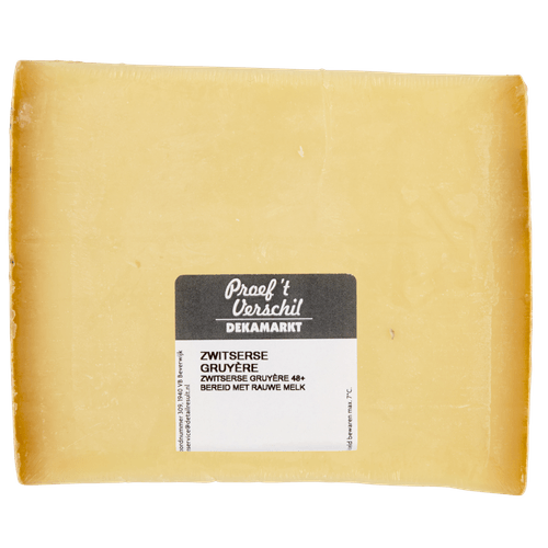 Foto van DekaVers Gruyere op witte achtergrond