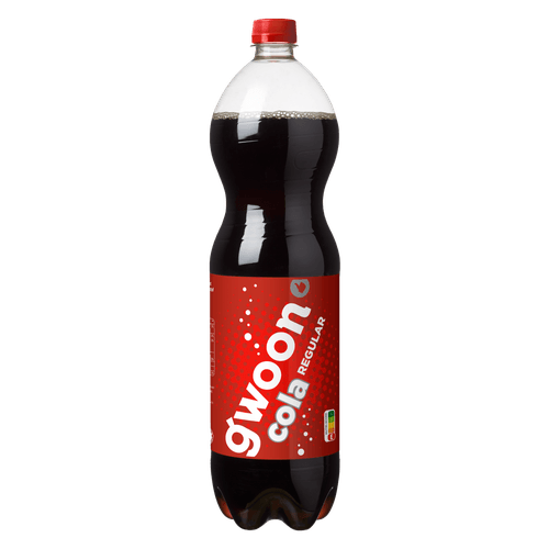 Foto van G'woon Cola regular op witte achtergrond