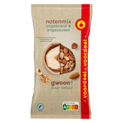 Foto van G'woon Notenmix ongebrand en ongezouten op witte achtergrond