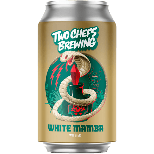 Foto van Two chefs brewing White mamba witbier op witte achtergrond