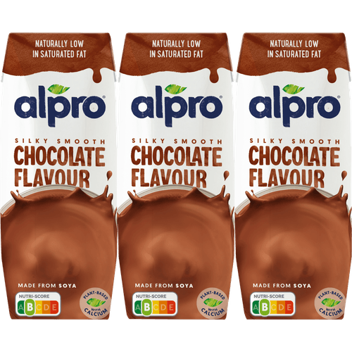 Foto van Alpro Sojadrink choco op witte achtergrond
