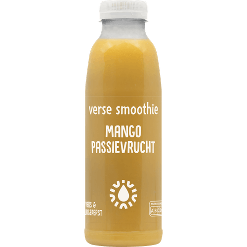 Foto van Smoothie mango passievrucht op witte achtergrond