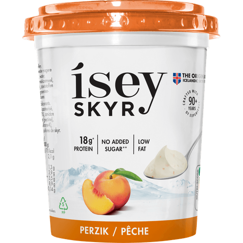 Foto van Isey skyr Perzik op witte achtergrond