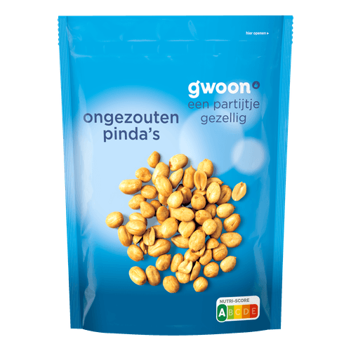 Foto van G'woon Pindas ongezouten op witte achtergrond