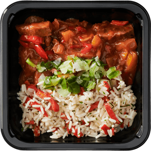 Foto van DekaMarkt Goulash met rijst op witte achtergrond