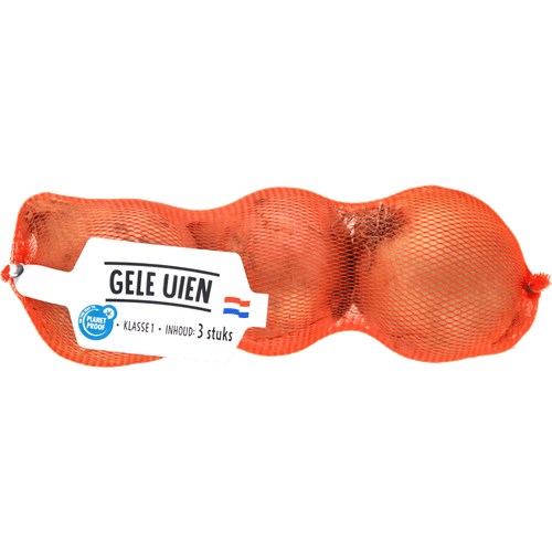 Foto van Gele uien trio op witte achtergrond