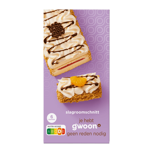 Foto van G'woon Slagroom schnitt op witte achtergrond