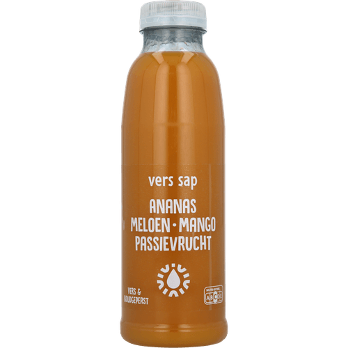 Foto van Sap ananas meloen mango passie op witte achtergrond