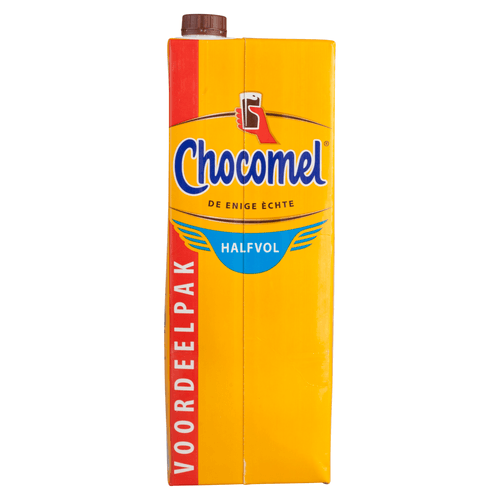 Foto van Chocomel Chocolademelk halfvol op witte achtergrond