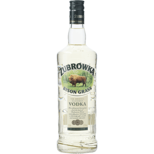 Foto van Zubrowka Vodka bison grass op witte achtergrond