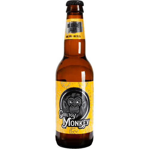 Foto van Guilty Monkey Blonde aap op witte achtergrond